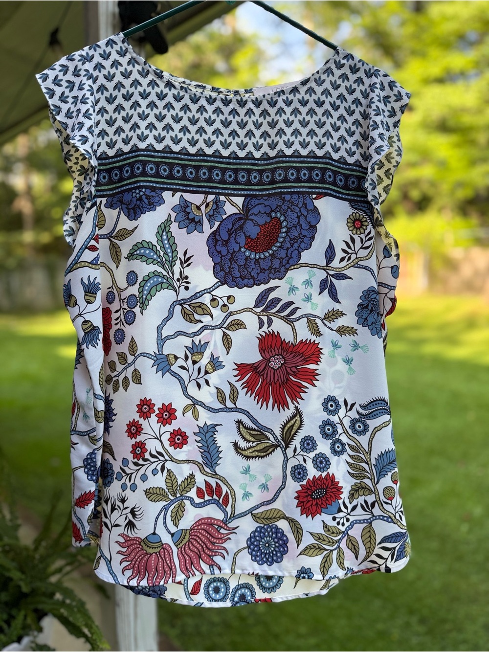 LOFT White Floral Print Cap-Sleeve Camisole with Red & Blue Flowers